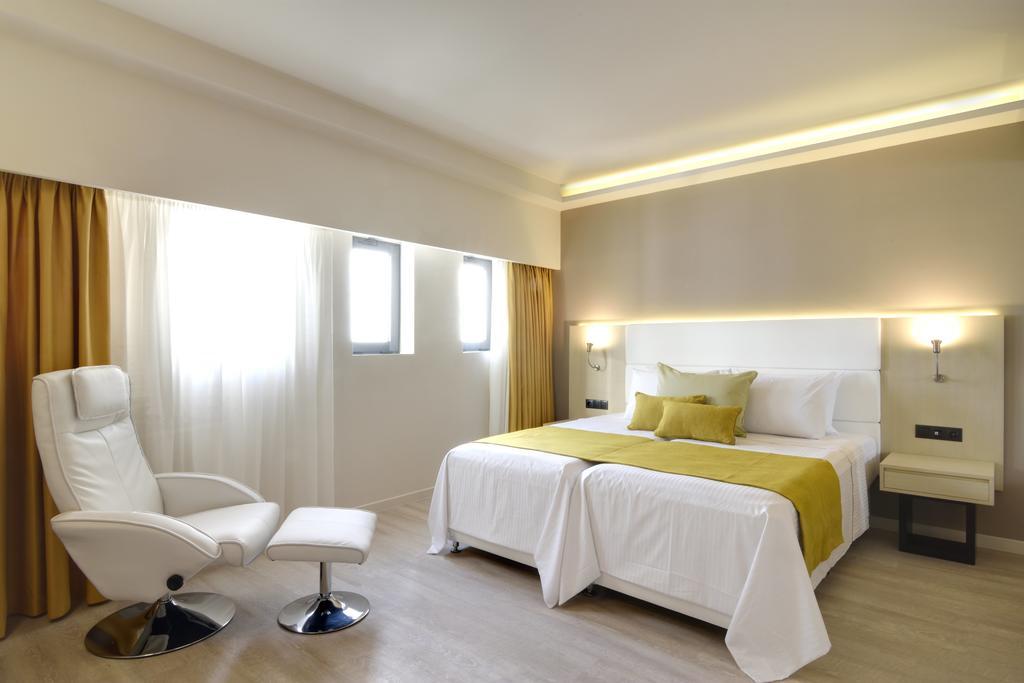 Avenue Hotel