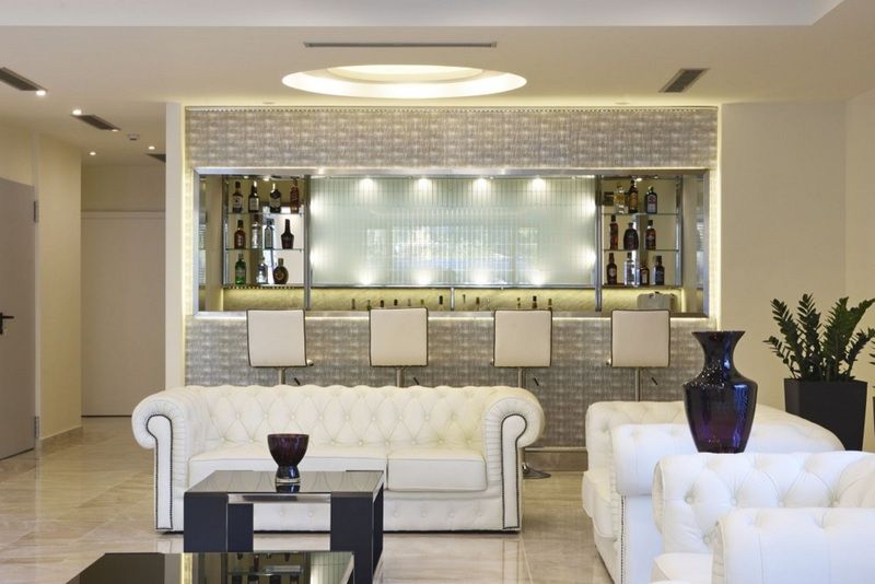 Avenue 4* Αθήνα